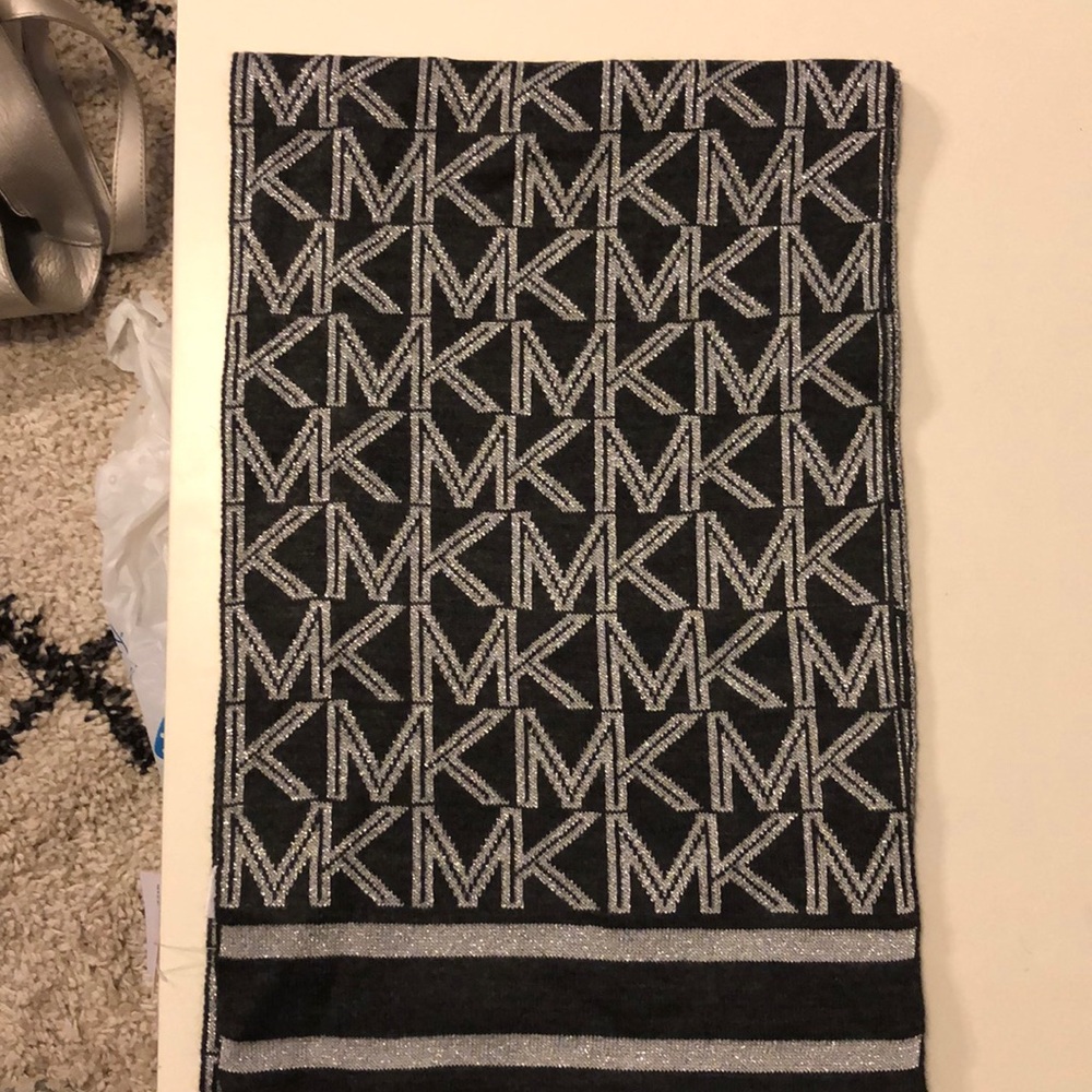 Michael Kors scarf